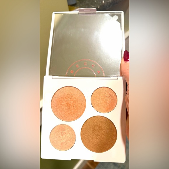 BECCA Blush Palette - Peach and Bronze - Picture 4 of 4
